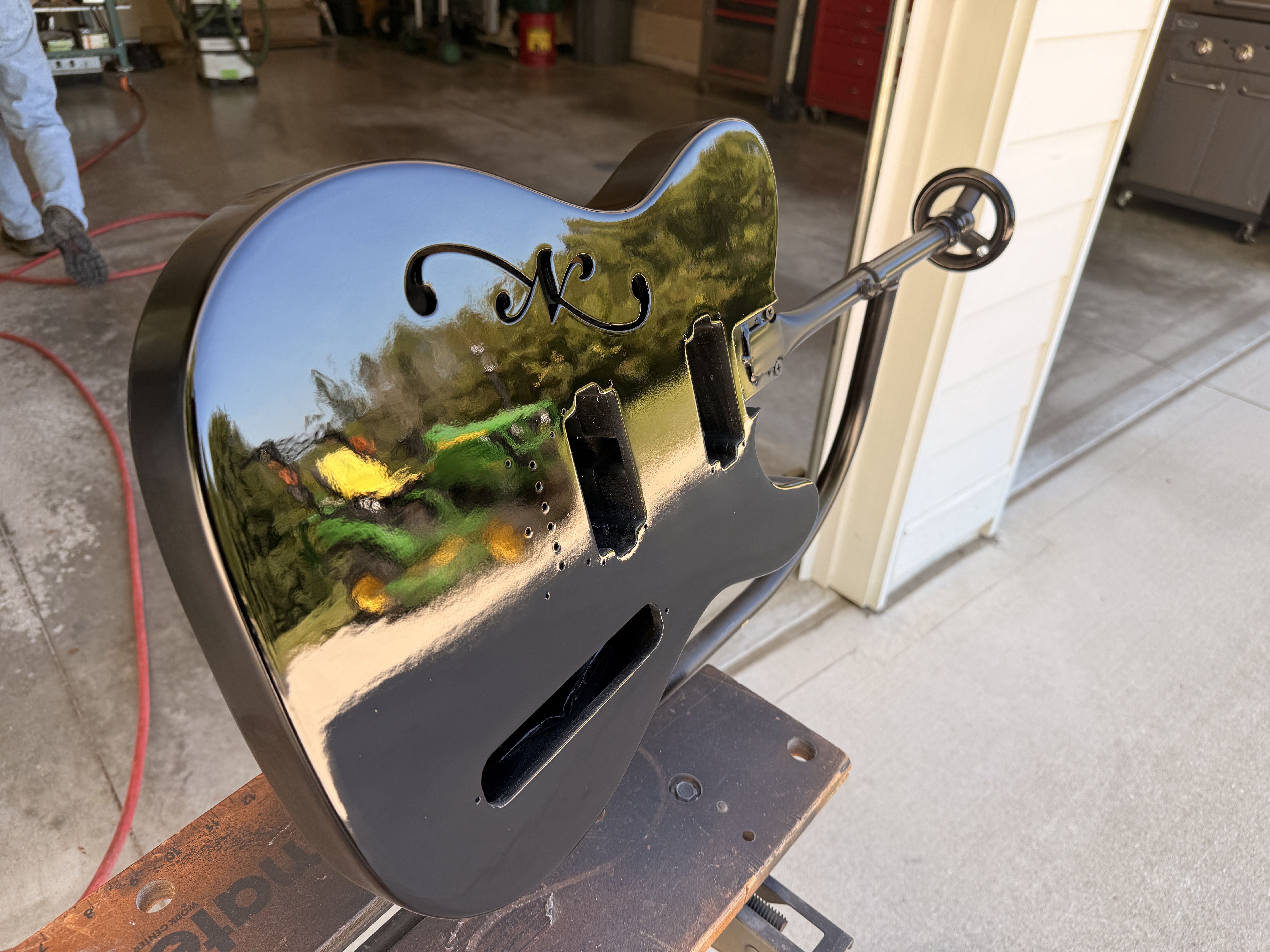 Model N N-Caster — mirror black finish