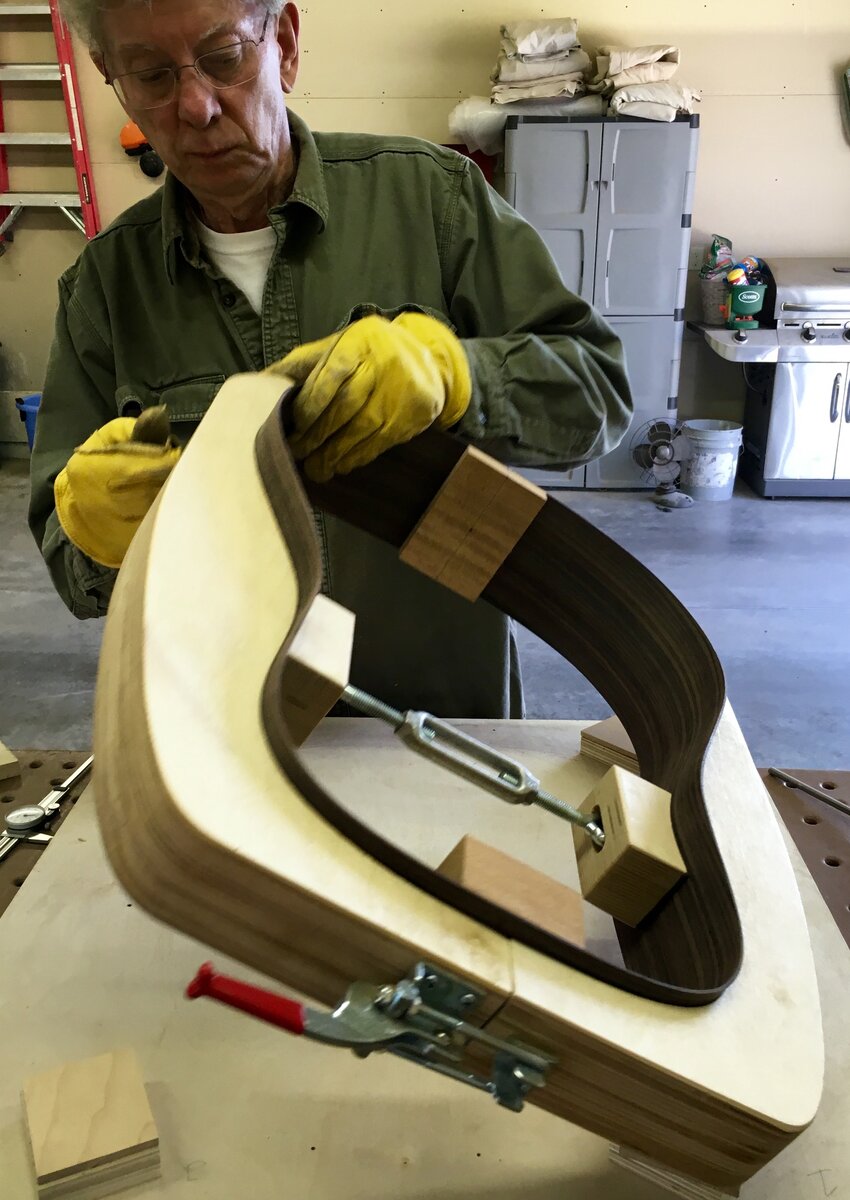 Dan bending guitar sides